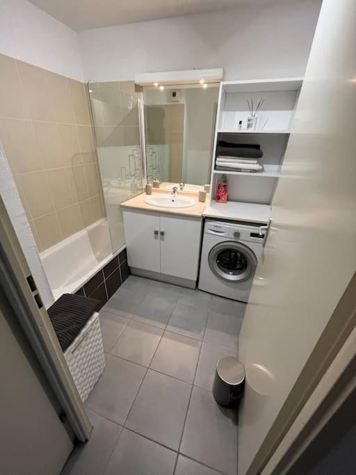 Joli appt 45 m2 avec terrasse Lägenhet Lunel  Exteriör bild